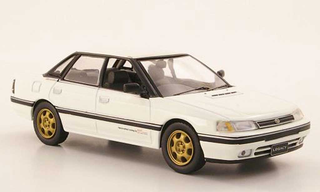 Subaru Legacy RS Turbo 1/43 IXO RS Turbo 2.0 Type RA bianco 1989 modellino in miniatura