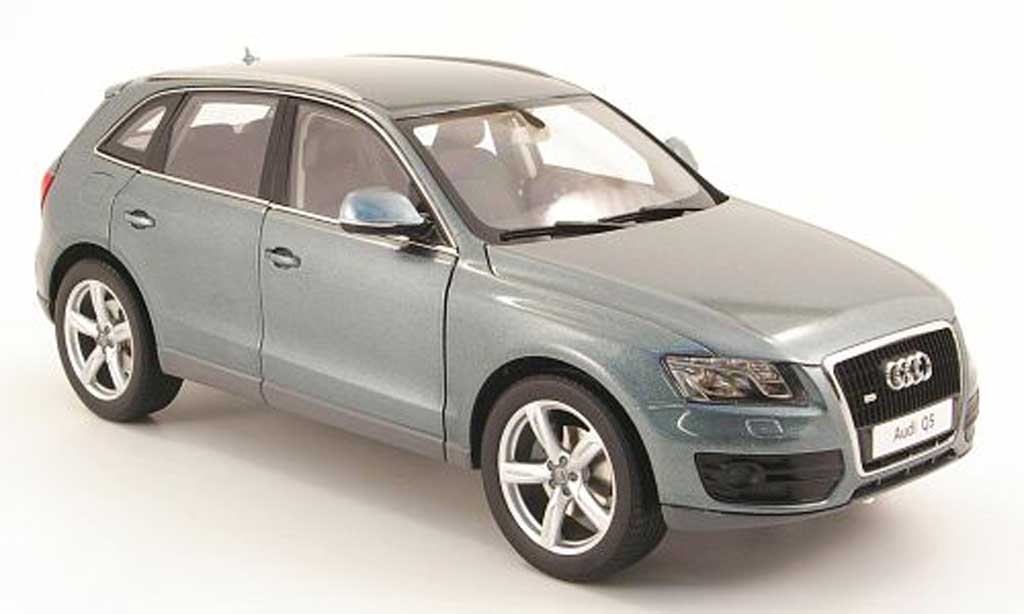 Audi Q5 1/18 Kyosho blu ciel modellino in miniatura