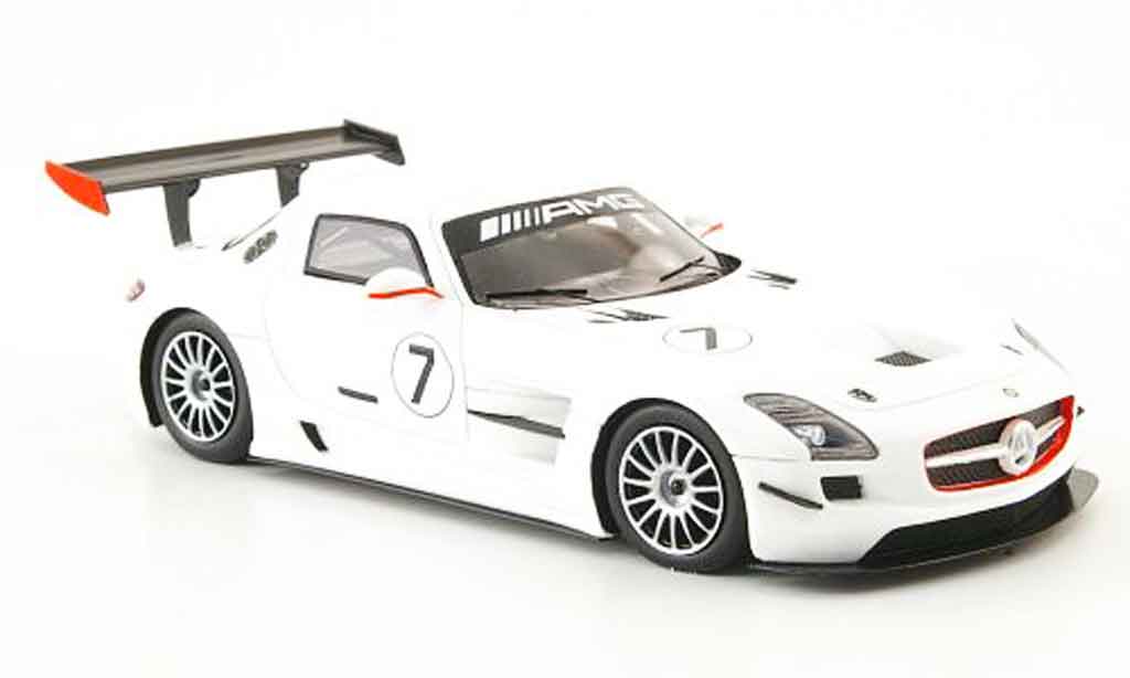 Mercedes SLS 1/43 Spark AMG GT3 No.7 bianco 2010 modellino in miniatura