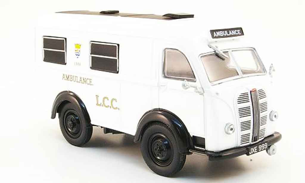 Austin LCC 1/43 Oxford Welfarer Ambulance modellino in miniatura