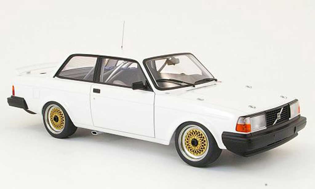 Volvo 240 1/18 Autoart turbo plain body bianco 1985 jantes bbs giallos modellino in miniatura