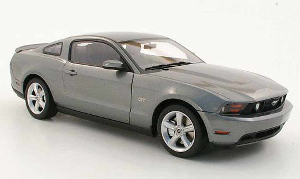 Ford Mustang 2010 1/18 Autoart 2010 GT grigio modellino in miniatura