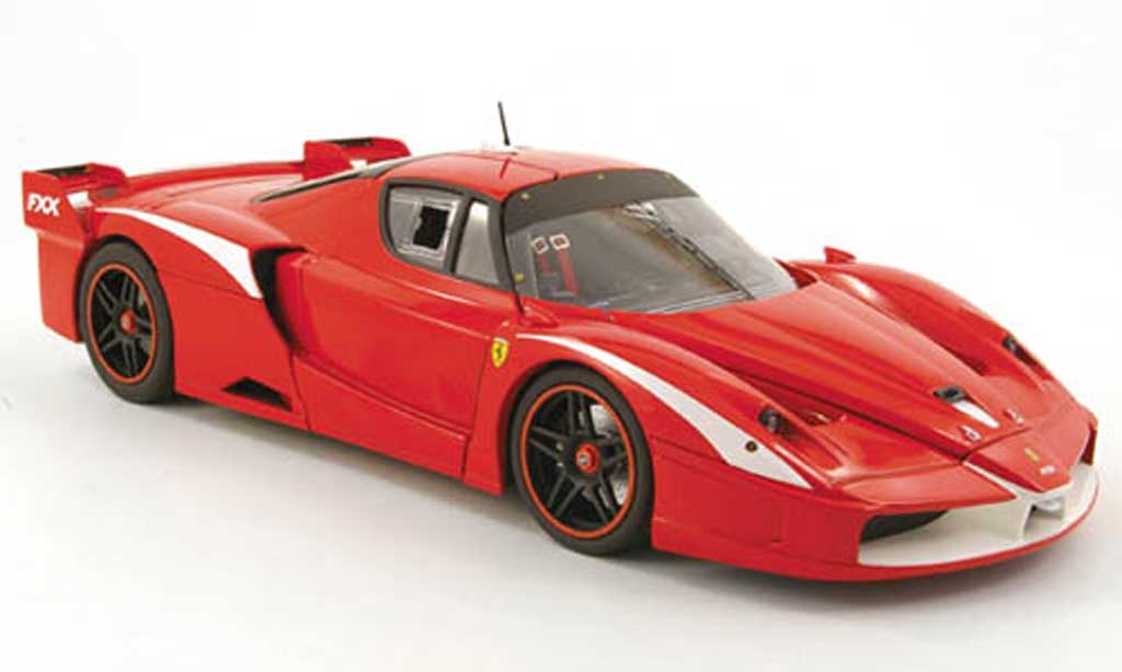 Ferrari Enzo FXX 1/18 Hot Wheels FXX evoluzione rosso modellino in miniatura