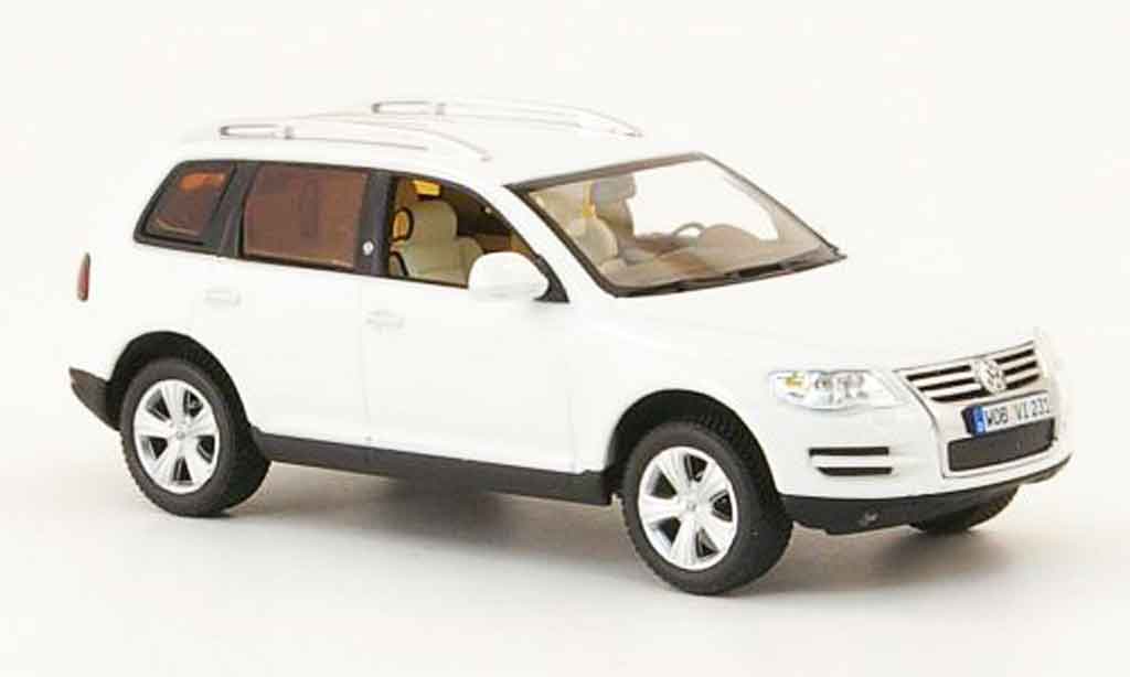 Volkswagen Touareg 1/43 Minichamps bianco north sail modellino in miniatura