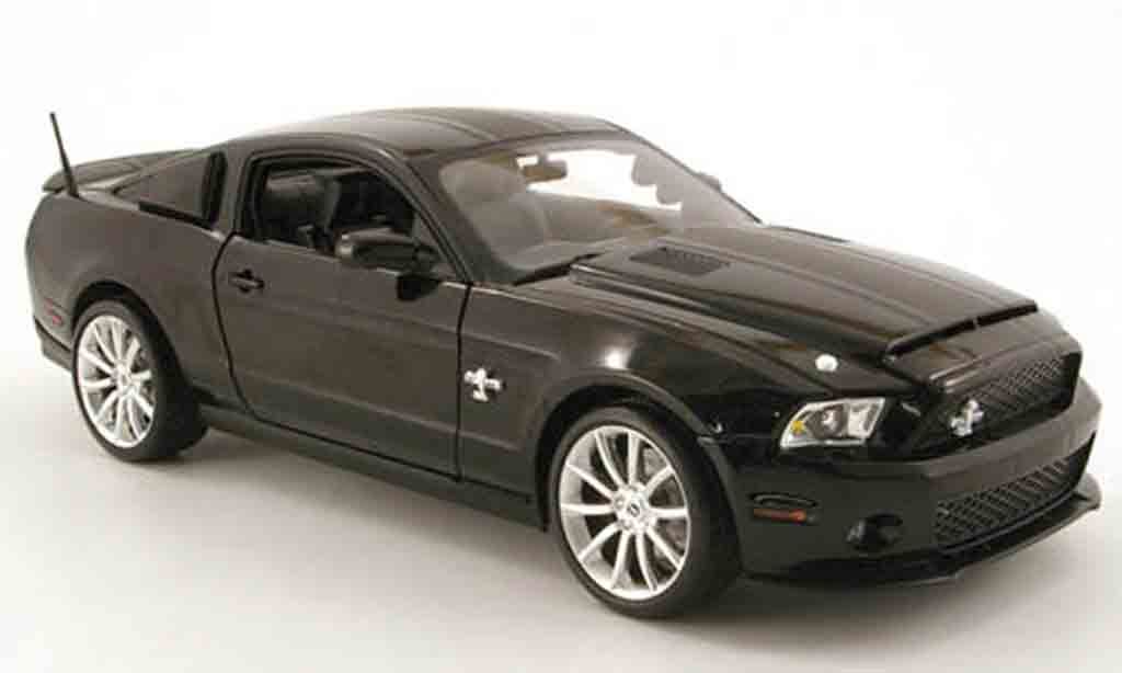 Shelby GT 500 1/18 Shelby Collectibles super snake noir/mattnoir 2010 modellino in miniatura