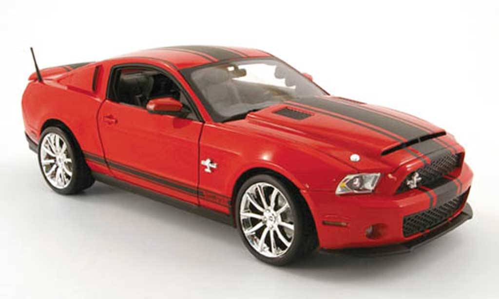Shelby GT 500 1/18 Shelby Collectibles super snake rosso/mattnoir 2010 modellino in miniatura