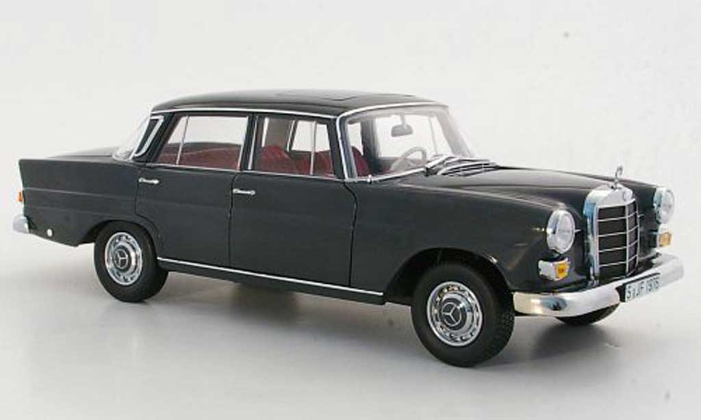 Mercedes 200 1/18 Norev (W110) grigio 1966 modellino in miniatura