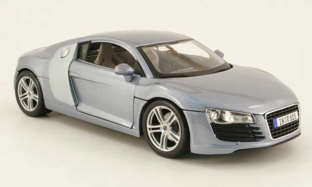 Audi R8 5.2 FSI 1/18 Maisto 5.2 FSI grigio clair modellino in miniatura