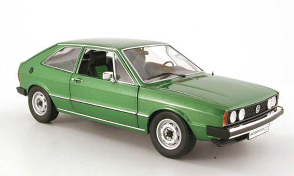 Volkswagen Scirocco GTI 1/18 Revell GTI i grun modellino in miniatura