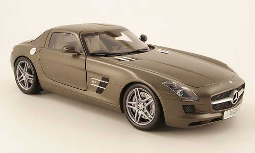 Mercedes SLS 1/18 Minichamps coupe amg (c197) matt grigio 2010 modellino in miniatura