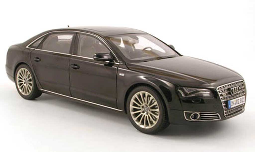 Audi A8 W12 1/18 Kyosho W12 l nero 2010 modellino in miniatura