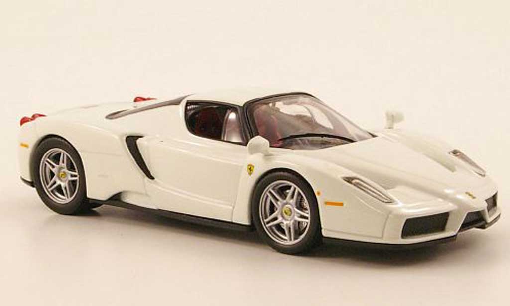 Ferrari Enzo 1/43 IXO bianco 2003 modellino in miniatura