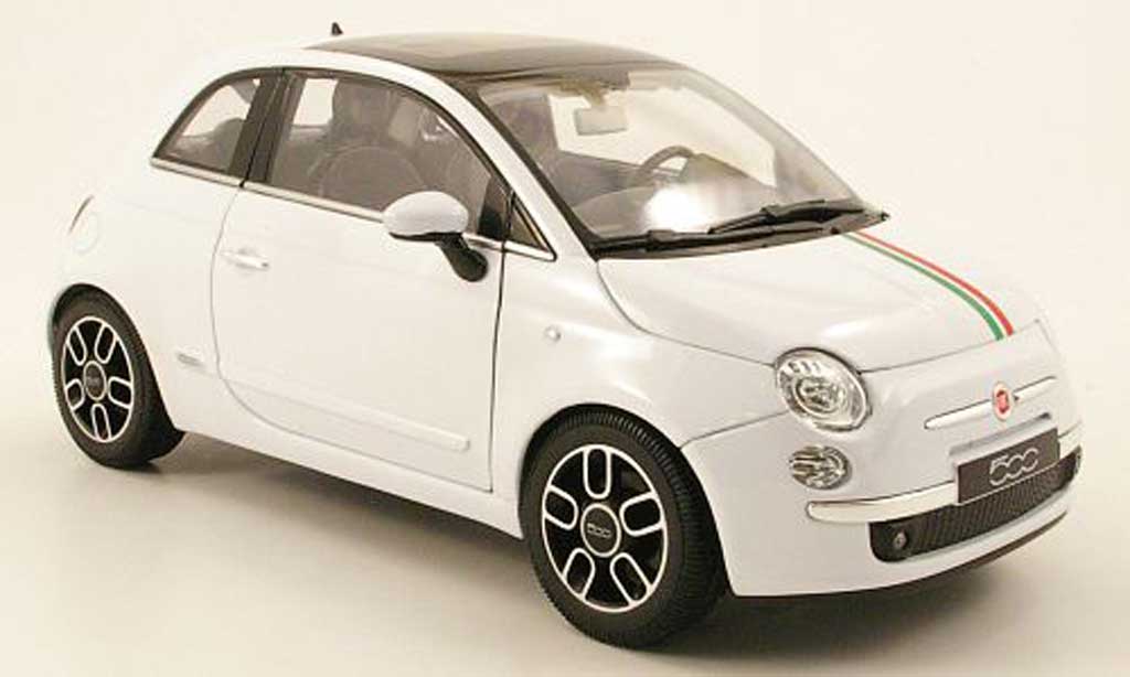 Fiat 500 1/18 Welly bianco italia-bandes auf dach und haube 2007 modellino in miniatura