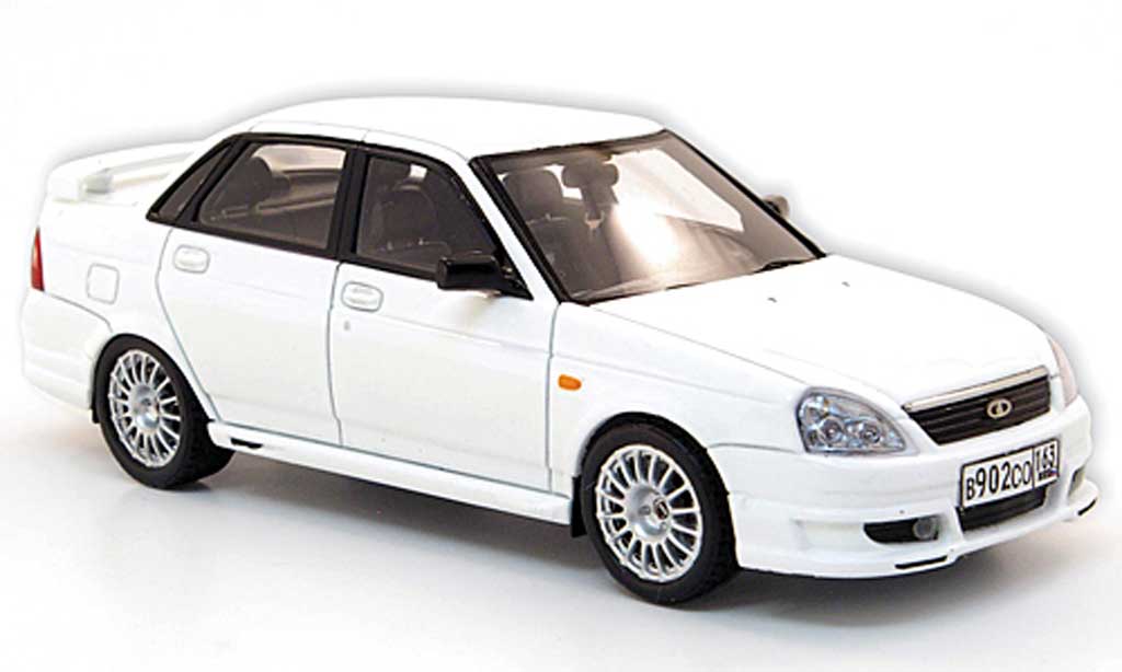 Lada Priora TMS 1/43 DIP Models TMS bianco 2010 modellino in miniatura