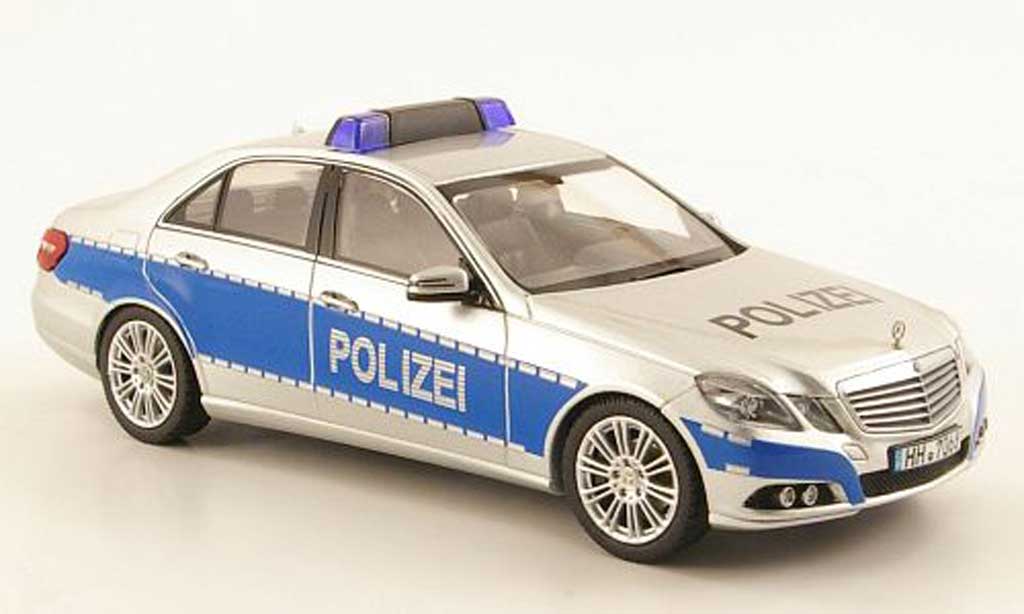 Mercedes Classe E 1/43 Schuco Limousine (W212) Polizei Hamburg modellino in miniatura