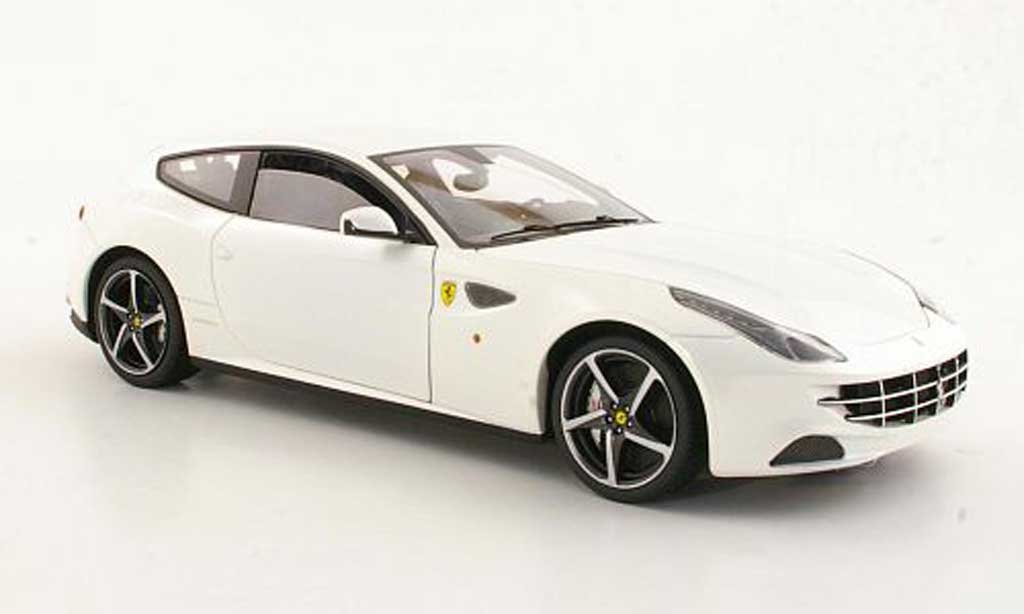 Ferrari FF 1/18 Hot Wheels Elite bianco modellino in miniatura