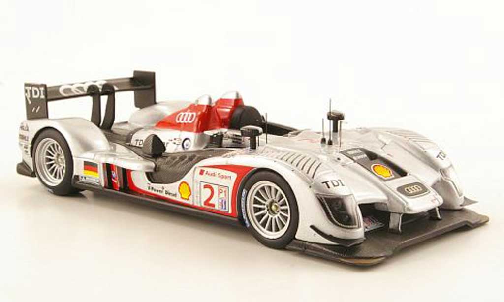 Audi R15 2009 1/43 IXO 2009 TDI No.2 A.McNish / T.Kristensen / R.Capello Sebring modellino in miniatura