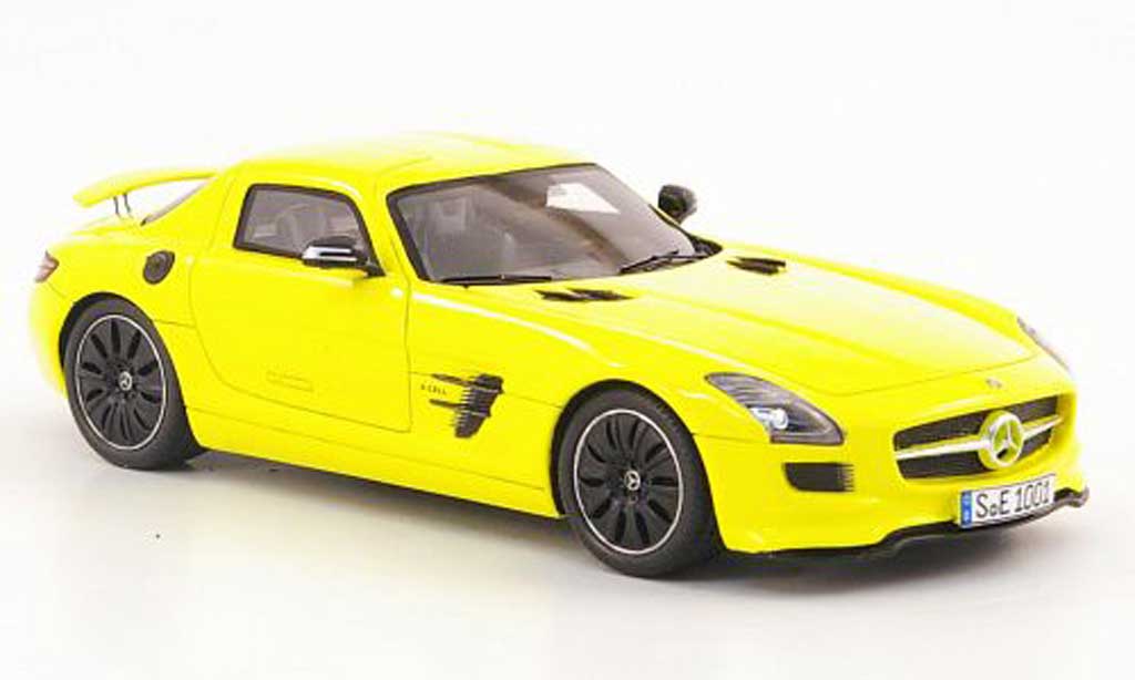 Mercedes SLS 1/43 Spark AMG E-Cell giallo 2010 modellino in miniatura