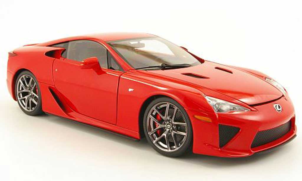 Lexus LFA 1/18 Autoart rosso 2010 modellino in miniatura