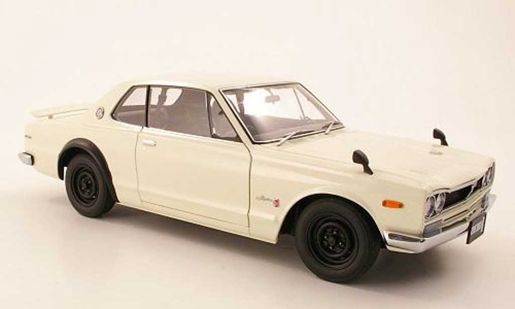 Nissan Skyline 2000 1/18 Autoart 2000 GTR (KPGC 10) bianco RHD 1969 modellino in miniatura