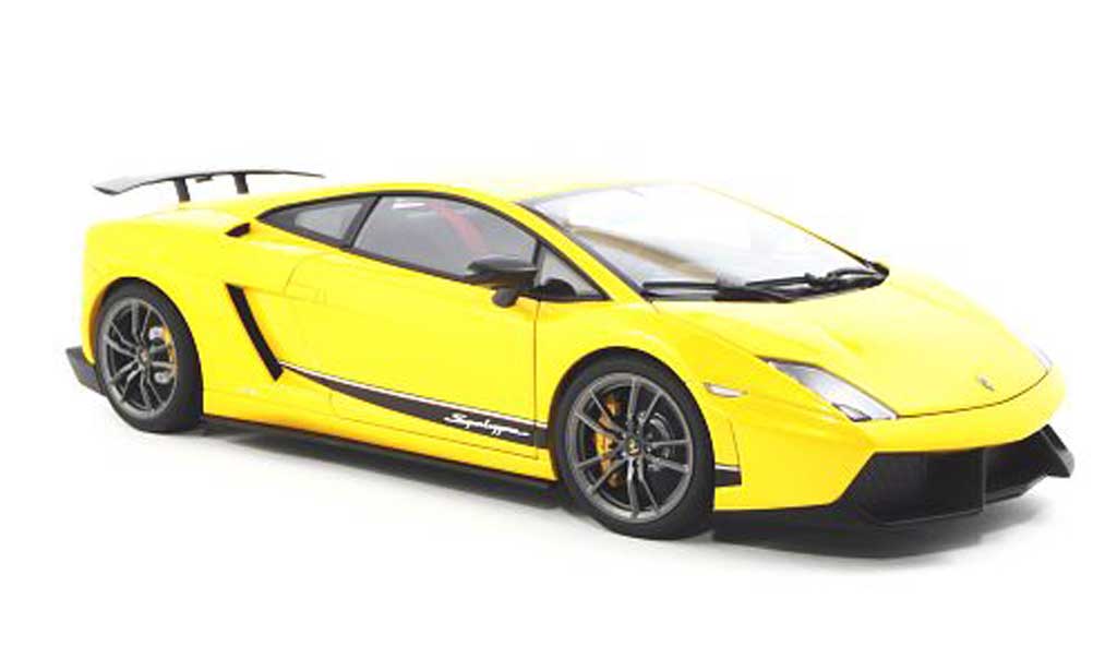 Lamborghini Gallardo Superleggera 1/18 Autoart Superleggera LP570-4 giallo 2010 modellino in miniatura