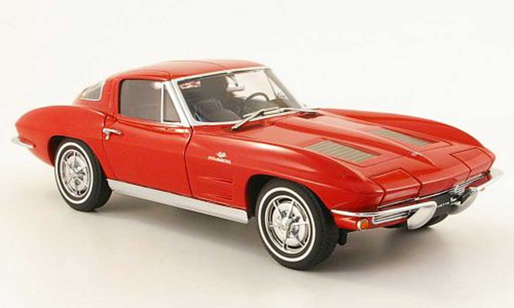 Chevrolet Corvette C2 1/18 Autoart C2 coupe rosso 1963 modellino in miniatura