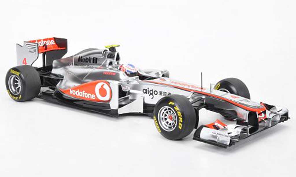 Mercedes F1 1/18 Minichamps McLaren MP4-26 No.4 Vodafone J.Button Formel 1 Saison 2011 modellino in miniatura