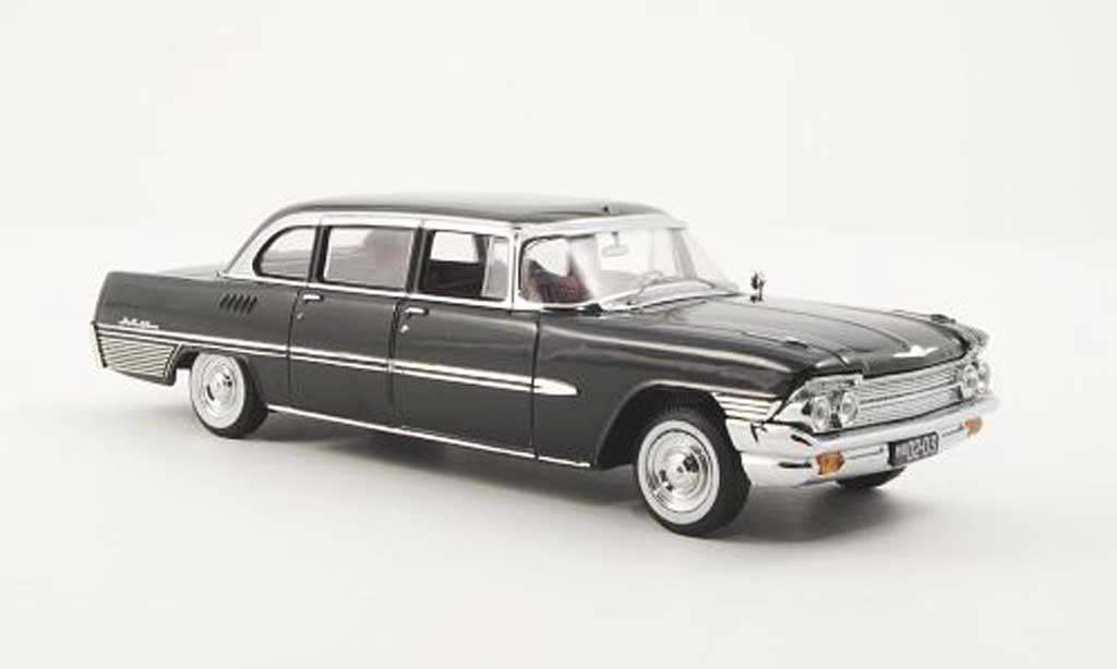 Zil 111 1/43 IST Models G nero 1965 modellino in miniatura