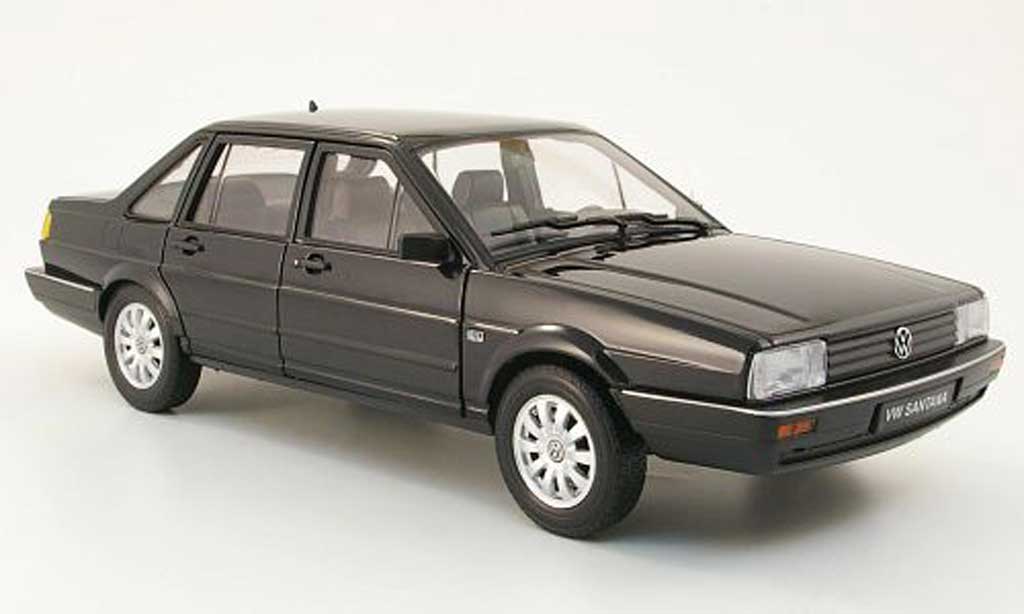 Volkswagen Santana 1/18 Welly nero 1986 modellino in miniatura