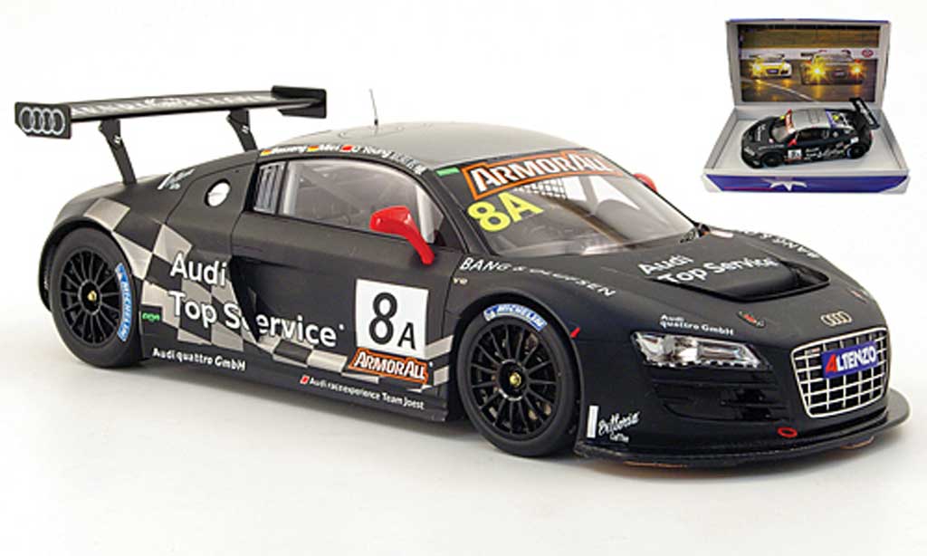 Audi R8 LMS 1/18 Spark LMS gt3 no.8 henri lloyd 12h bathurst 2011 d.o'young / m.basseng / c.mies modellino in miniatura