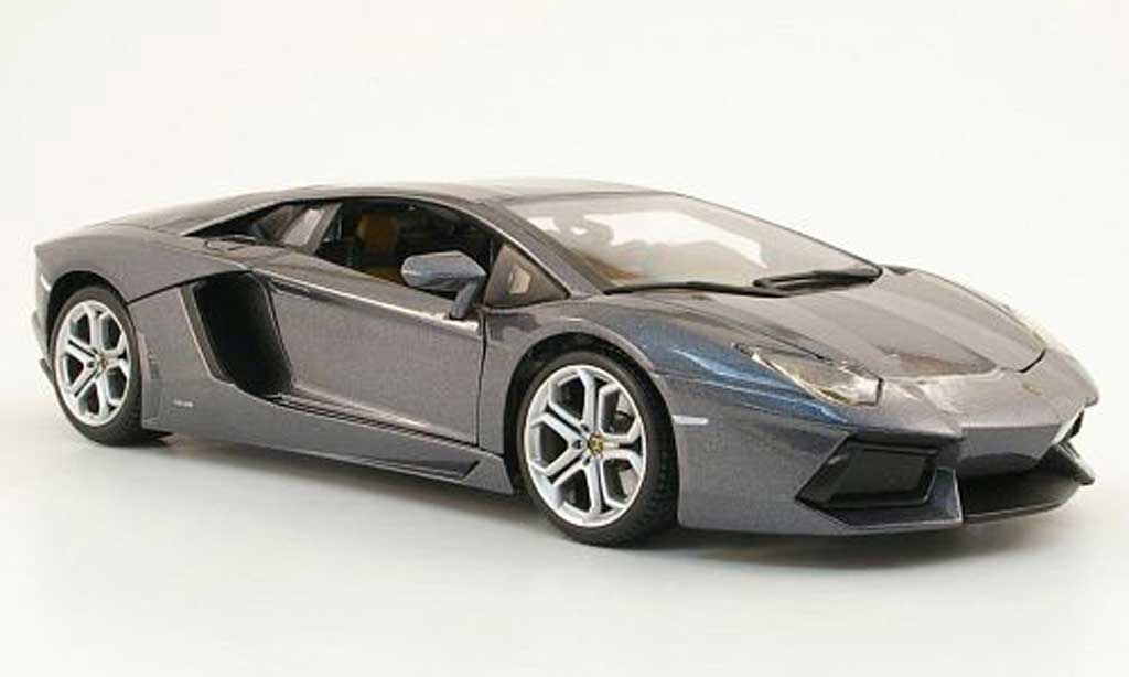 Lamborghini Aventador LP700-4 1/18 Burago LP700-4 grigio 2011 modellino in miniatura