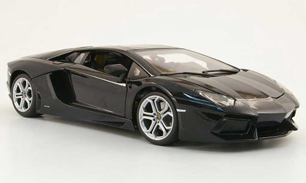 Lamborghini Aventador LP700-4 1/18 Burago LP700-4 nero 2011 modellino in miniatura