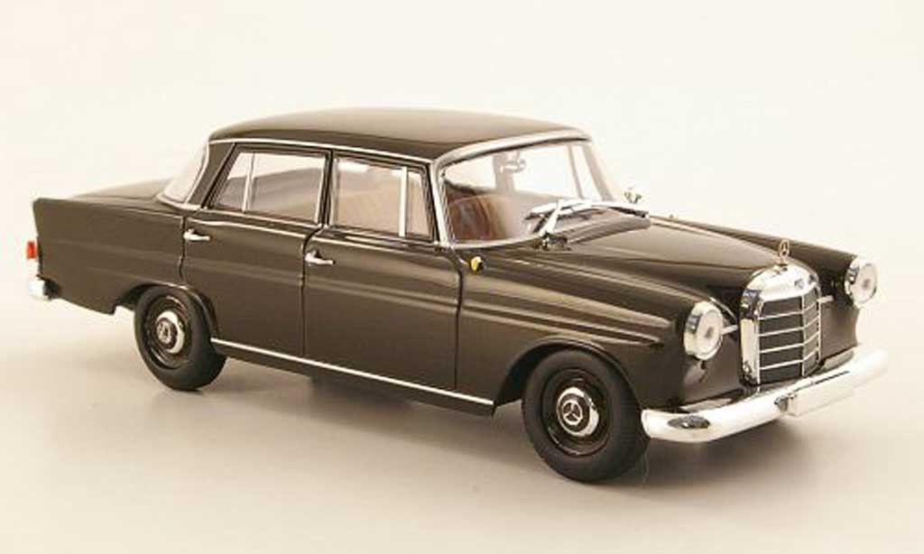 Mercedes 190 1/43 Minichamps (W110) marronee 1961 modellino in miniatura