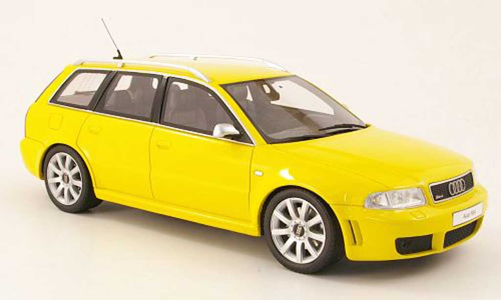 Audi RS4 1/18 Ottomobile avant giallo modellino in miniatura