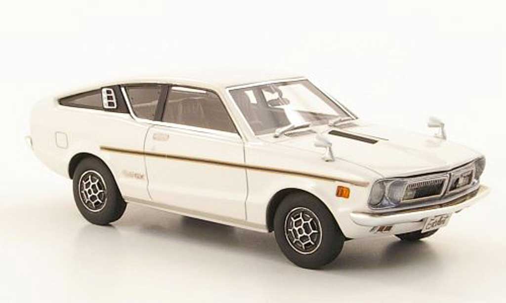 Nissan Sunny 1/43 Hi Story Coupe GX bianco RHD 1973 modellino in miniatura