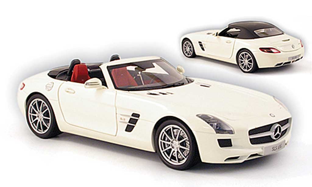 Mercedes SLS roadster 1/18 Minichamps roadster amg (r197) bianco 2011 modellino in miniatura
