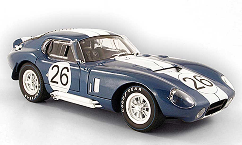 Shelby Cobra Daytona 1/18 Shelby Collectibles Daytona coupe no.26 blu 1965 modellino in miniatura