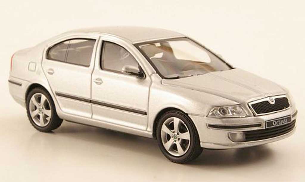 Skoda Octavia 1/43 Abrex Limousine grigio modellino in miniatura