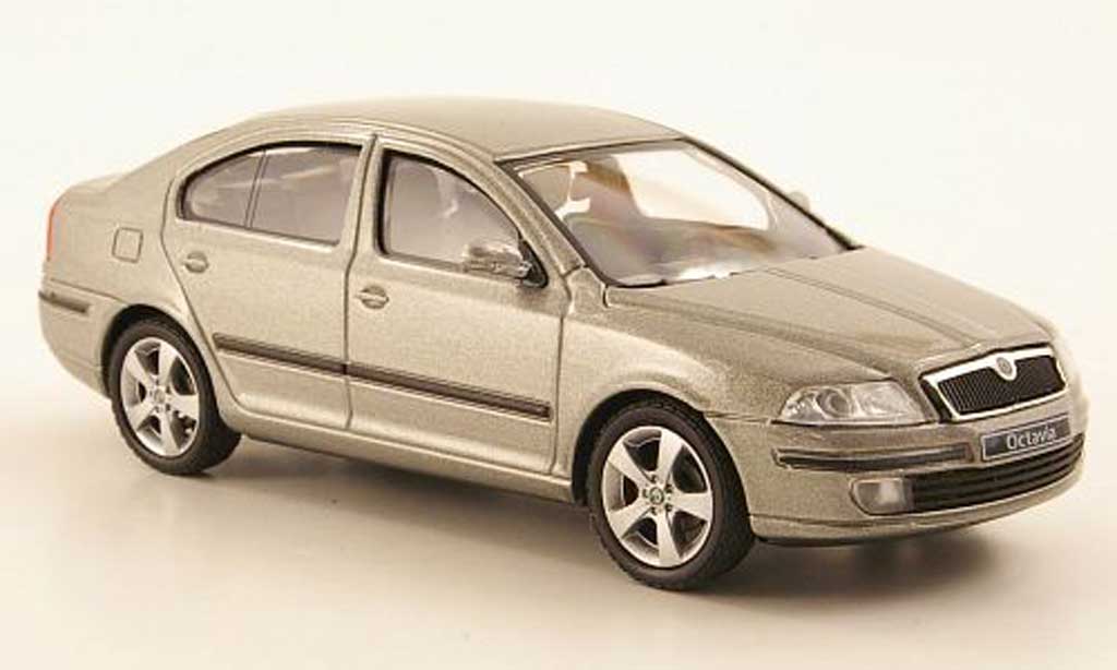 Skoda Octavia 1/43 Abrex Limousine grigiobeige modellino in miniatura