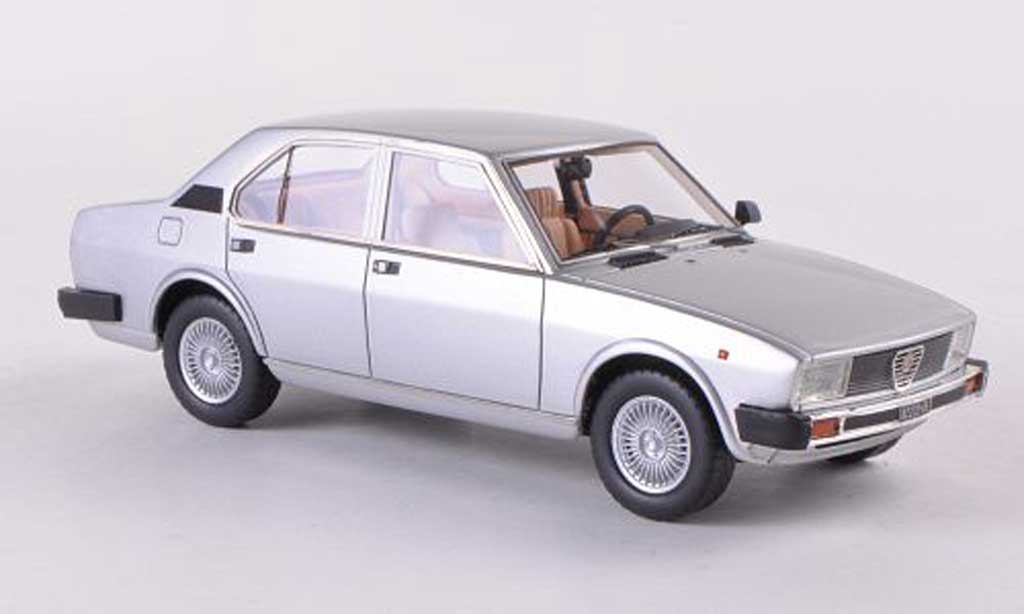 Alfa Romeo Alfetta 2000 1980 1/43 Neo 2000 1980 grigio modellino in miniatura