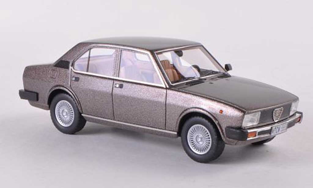 Alfa Romeo Alfetta 2000 1980 1/43 Neo 2000 1980 grigio marroneee modellino in miniatura