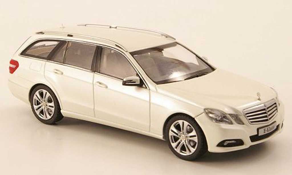 Mercedes Classe E 1/43 Schuco T-Modell (S212) bianco 2009 modellino in miniatura