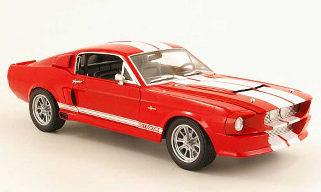 Shelby GT 500 CR 1/18 Shelby Collectibles CR rosso/bianco 1967 modellino in miniatura