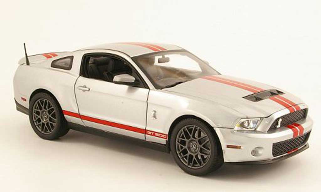 Shelby GT 500 1/18 Shelby Collectibles grigio metallisee/rosso 2011 modellino in miniatura