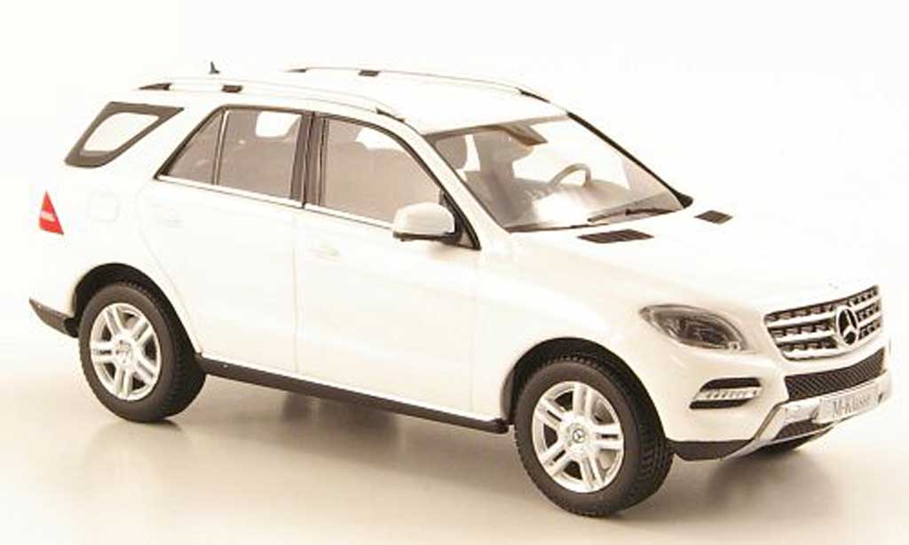 Mercedes Classe M 1/43 Minichamps (W166) ML bianco 2011 modellino in miniatura
