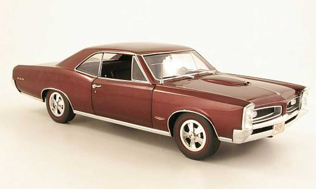Pontiac GTO 1/18 Highway 61 rosso 1966 modellino in miniatura