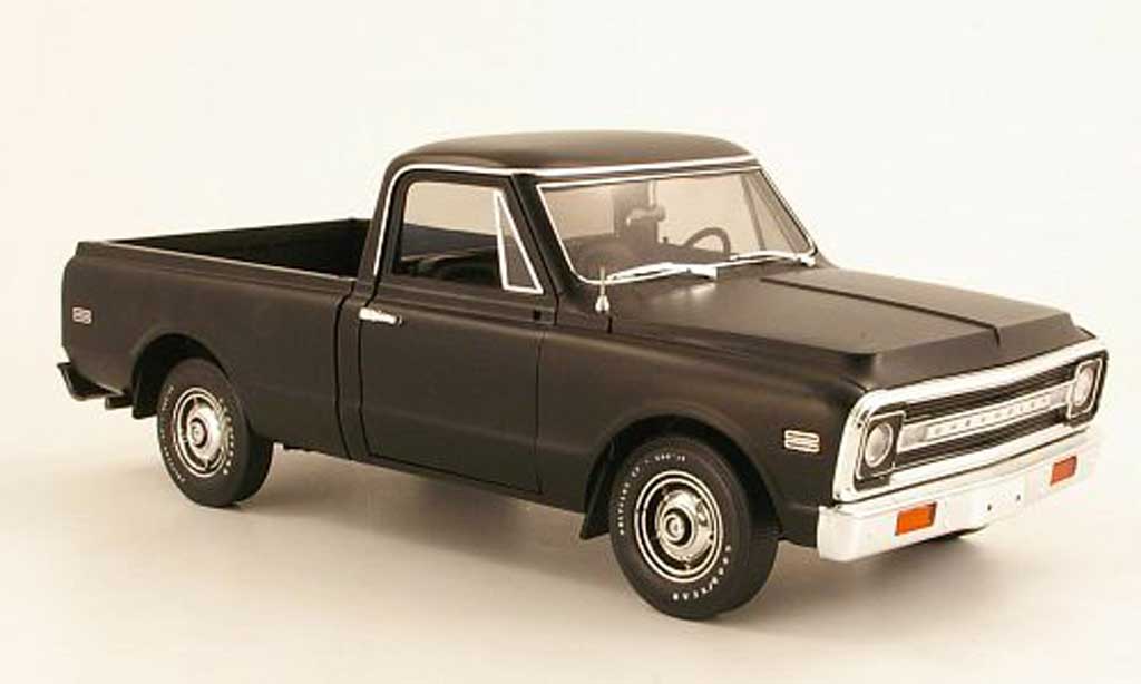 Chevrolet C-10 1/18 Highway 61 Fleetside Pick Up nero 1972 modellino in miniatura