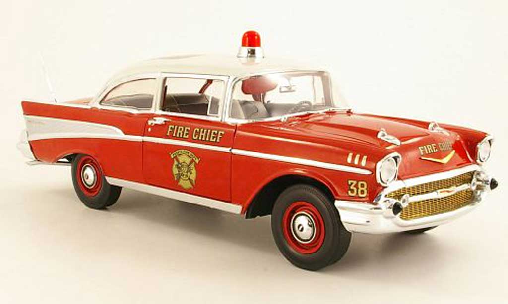 Chevrolet Bel Air 1957 1/18 Highway 61 1957 Fire Chief Peosta Fire Dept. modellino in miniatura