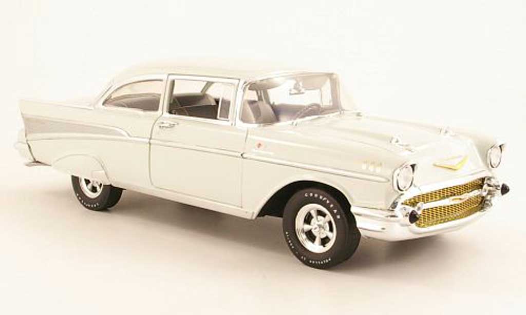 Chevrolet Bel Air 1957 1/18 Highway 61 1957 bianco modellino in miniatura