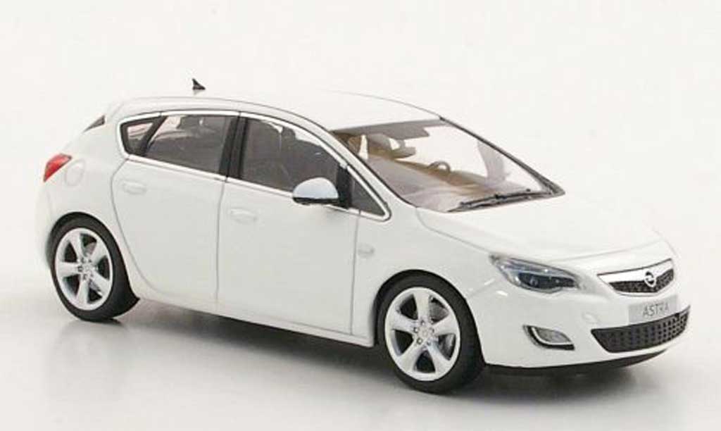 Opel Astra 1/43 Minichamps bianco 2010 modellino in miniatura